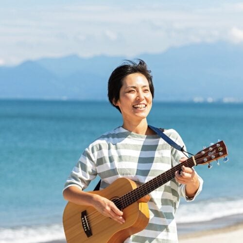 海と山のパノラマを見て暮らす毎日。好きな歌でみんなの笑顔をつくりたい【鳥取県境港市】