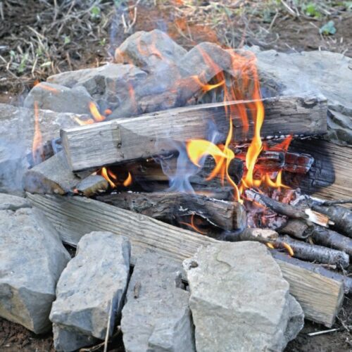 【超基本】焚き火は「燃焼の3要素」を理解すればうまくいく！／キャンプで格好よく焚き火しよう