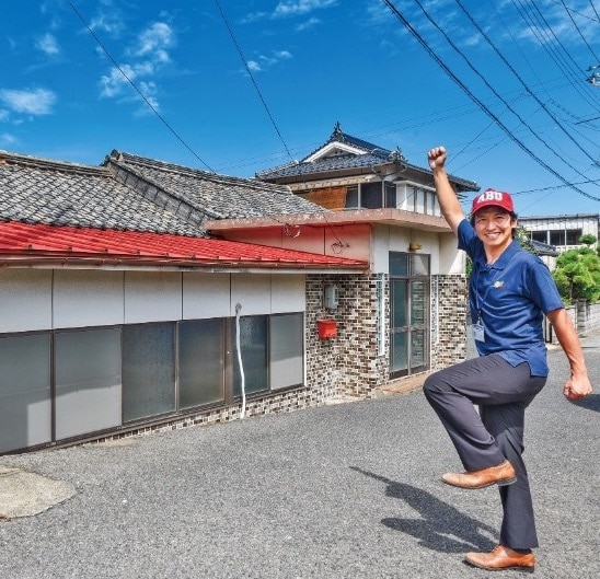 温泉もある道の駅へ徒歩1分！潮風薫る7LDKの平屋が100万円【山口県阿武