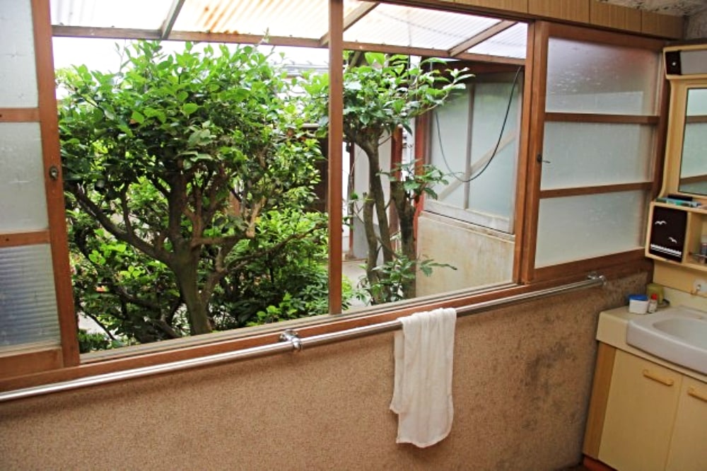 愛媛県松山市の物件の洗面所