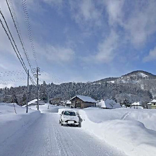 長野県飯山市の物件の周囲の風景（冬）