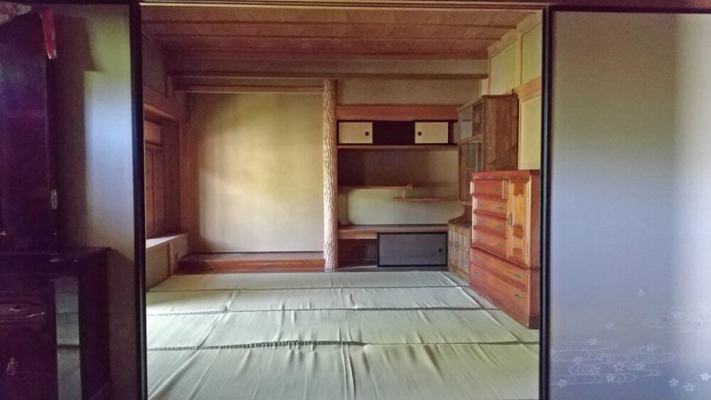 長野県飯田市の物件の8帖和室