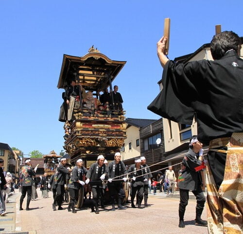 富山県南砺市の城端曳山祭（国指定重要無形民俗文化財）。