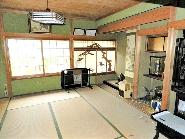 鳥取県倉吉市の100万円物件の和室8畳。