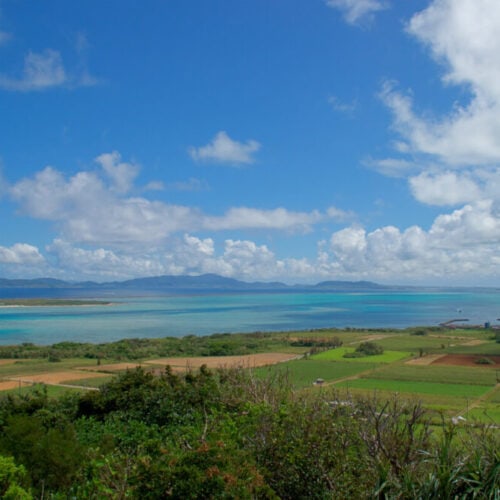 沖縄県竹富町「小浜島」にある大岳からの光景