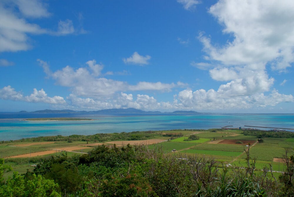 沖縄県竹富町「小浜島」にある大岳からの光景