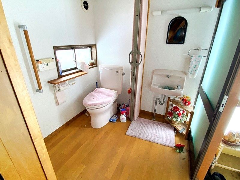 富山県南砺市の50万円物件の洗面所。
