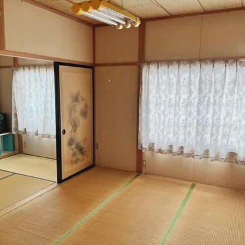 秋田県羽後町の物件の2階和室