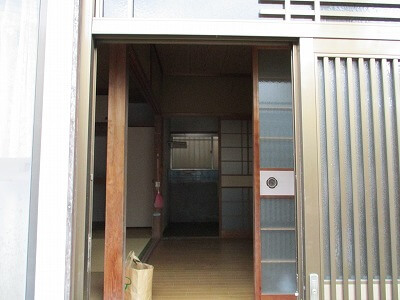 愛媛県八幡浜市の物件の玄関