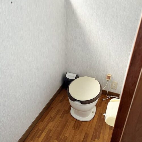 秋田県羽後町の物件のトイレ