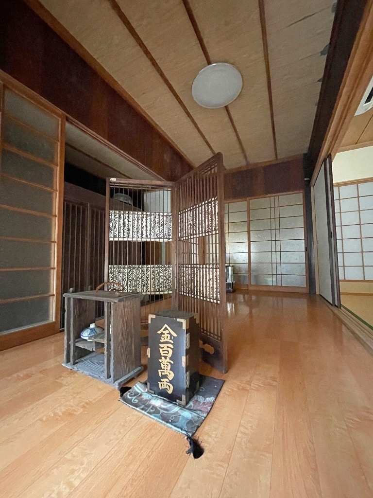 山口県美祢市の物件の玄関ホール