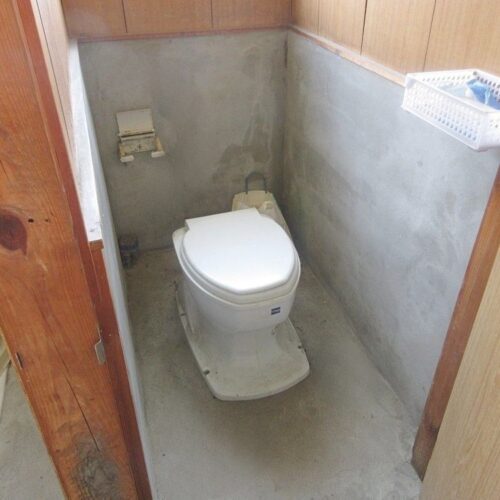 岩手県遠野市の物件の洋式トイレ
