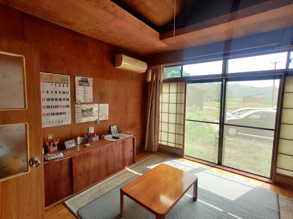 秋田県羽後町の物件の洋室8畳（トイレ横）