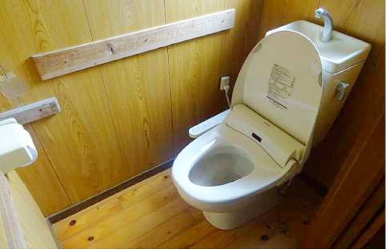鹿児島県薩摩川内市の物件のトイレ