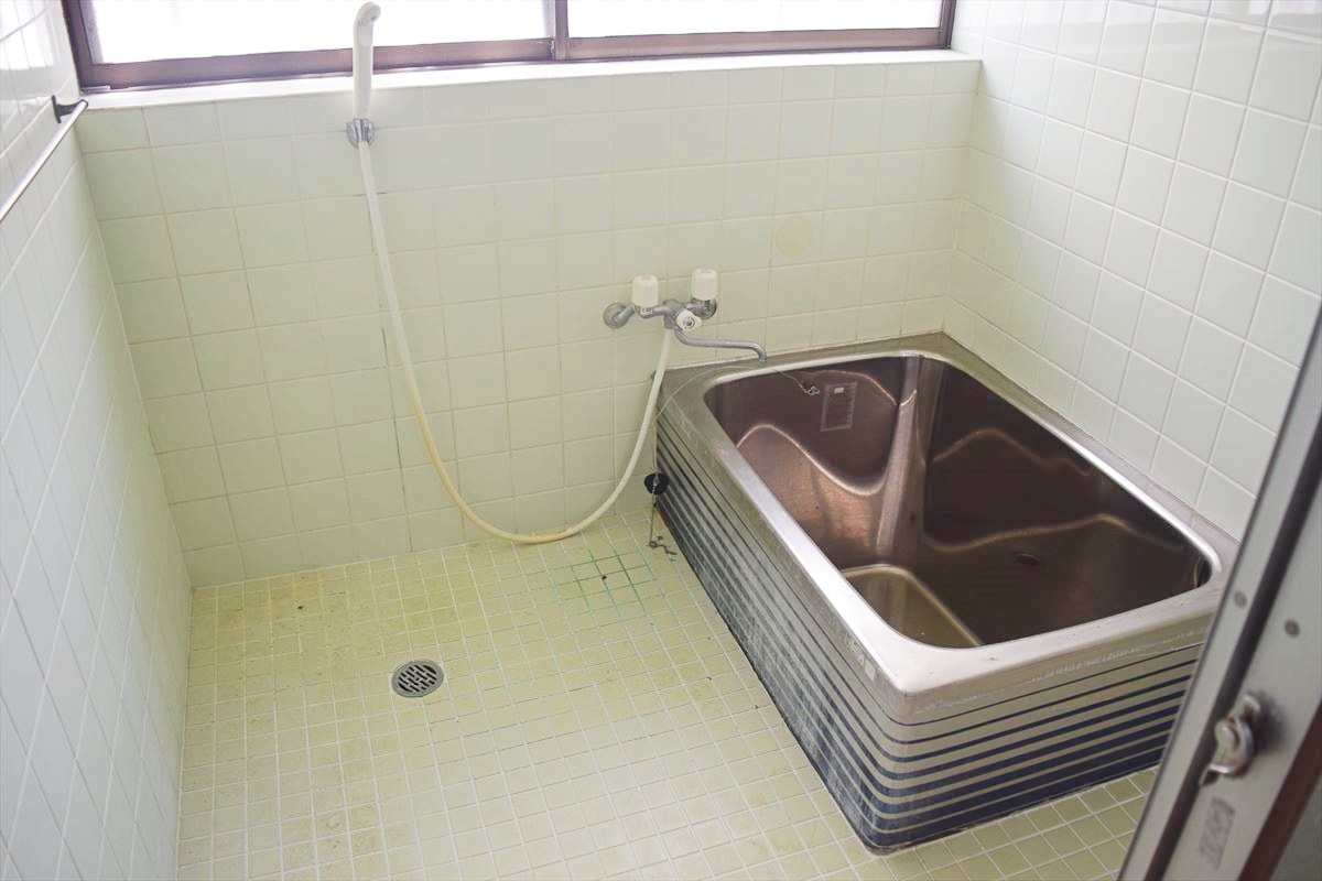 高知県室戸市の物件の浴室