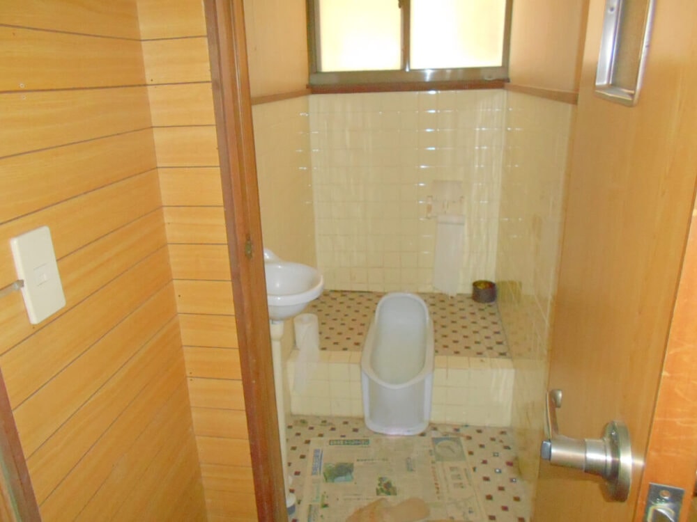 宮崎県えびの市の物件のトイレ。