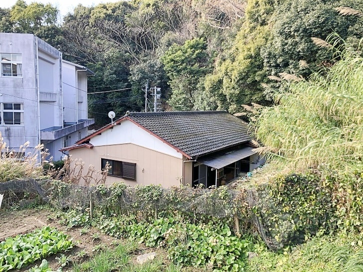 熊本県上天草市の物件の外観（裏手）