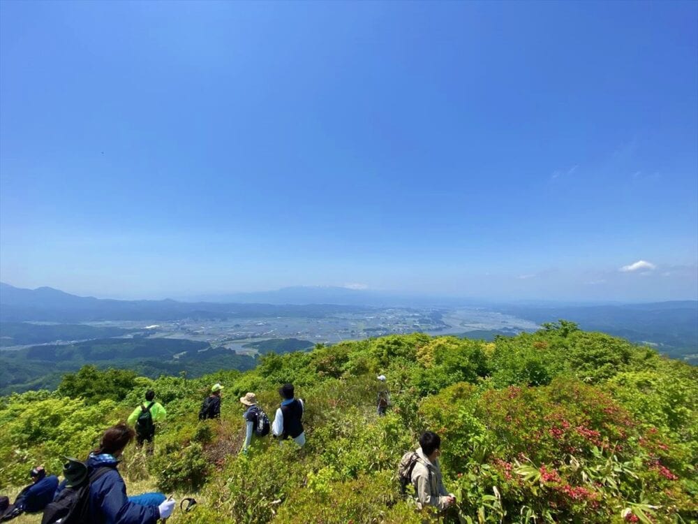 山形県尾花沢市の二ツ森山山頂からの風景（女山側）