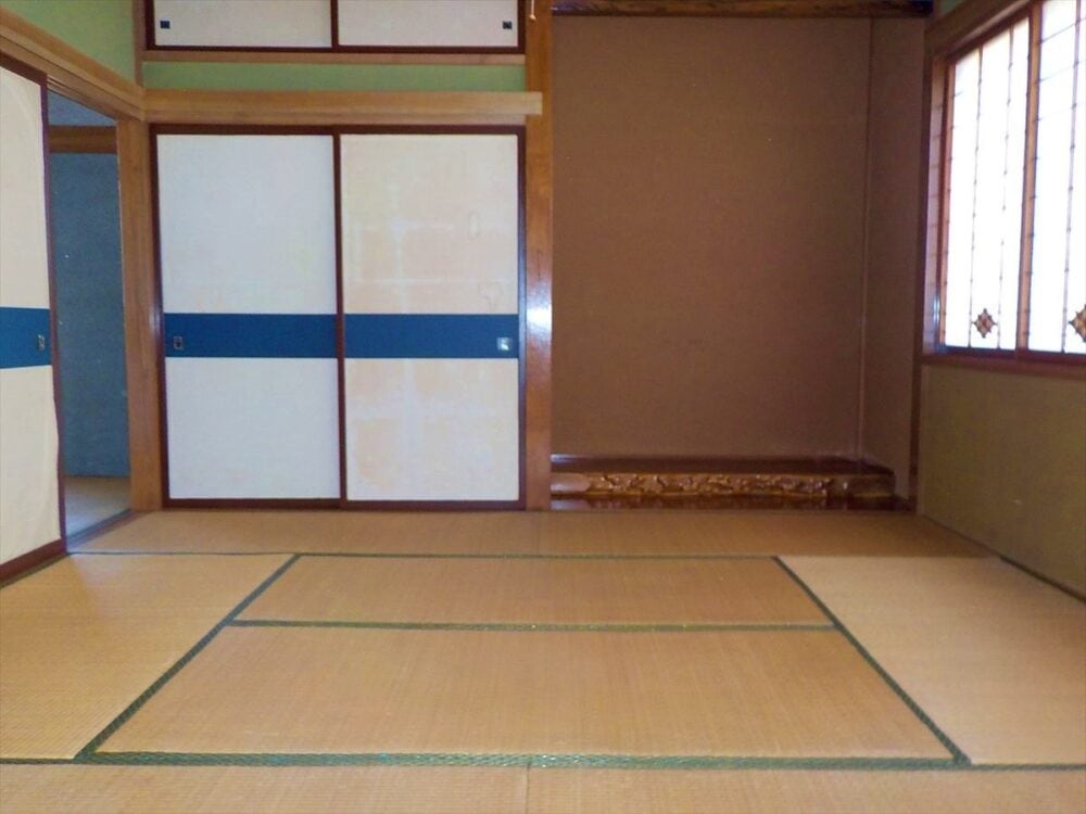山形県尾花沢市の物件の2階の和室8帖（床の間あり）