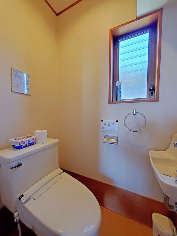 福井県福井市の物件の2階トイレ