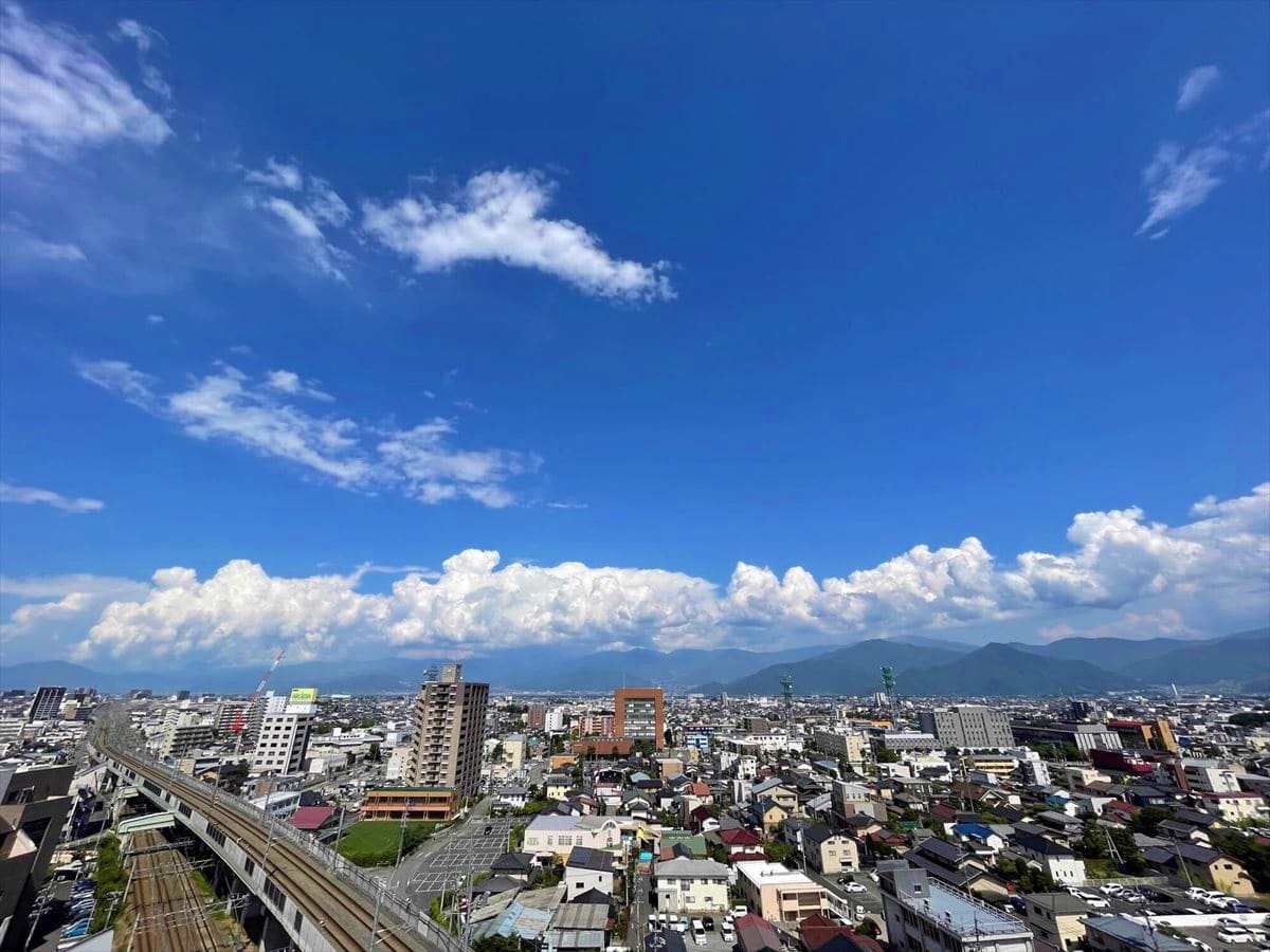 長野県長野市の市庁舎からの景観