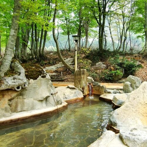 長野県小谷村の雨飾高原の露天風呂