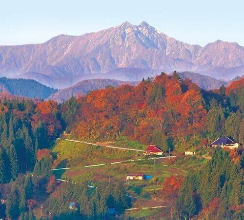 長野県小川村のアルプス展望広場からの眺め