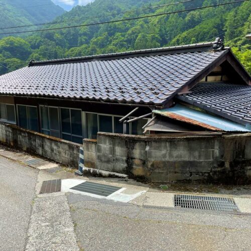 山梨県南アルプス市の物件の外観北側