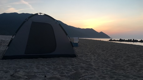 鹿児島県肝付町の岸良浜でのアウトドアキャンプ