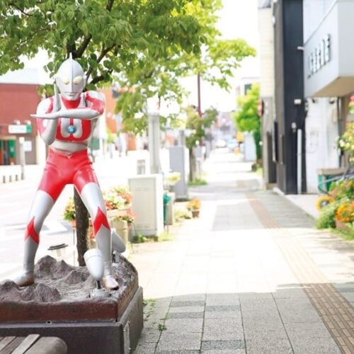 福島県須賀川市のウルトラマンのモニュメント©円谷プロ