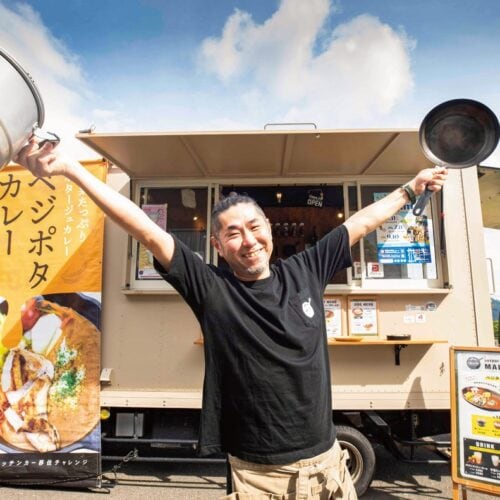 福島県田村市でキッチンカーでカレーを販売する移住者