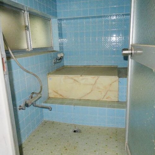 三重県松阪市の物件の浴室