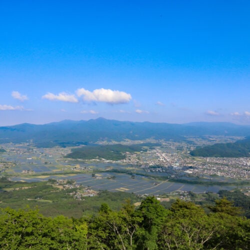 岩手県遠野市の高清水展望台から望む市街地