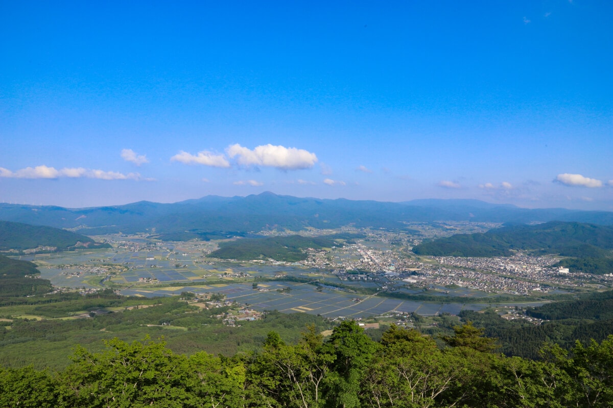 岩手県遠野市の高清水展望台から望む市街地