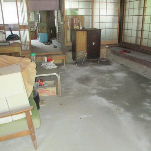 兵庫県佐用町の物件の玄関