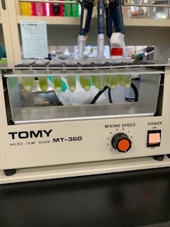 モモのDNAを判別する機械。日本でもこの機械を導入している場所は少ない。