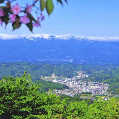福島県川俣町の「峠の森自然公園」から見た景色