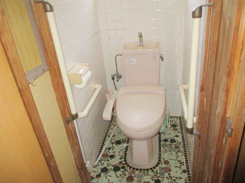 鹿児島県鹿屋市の物件のトイレ