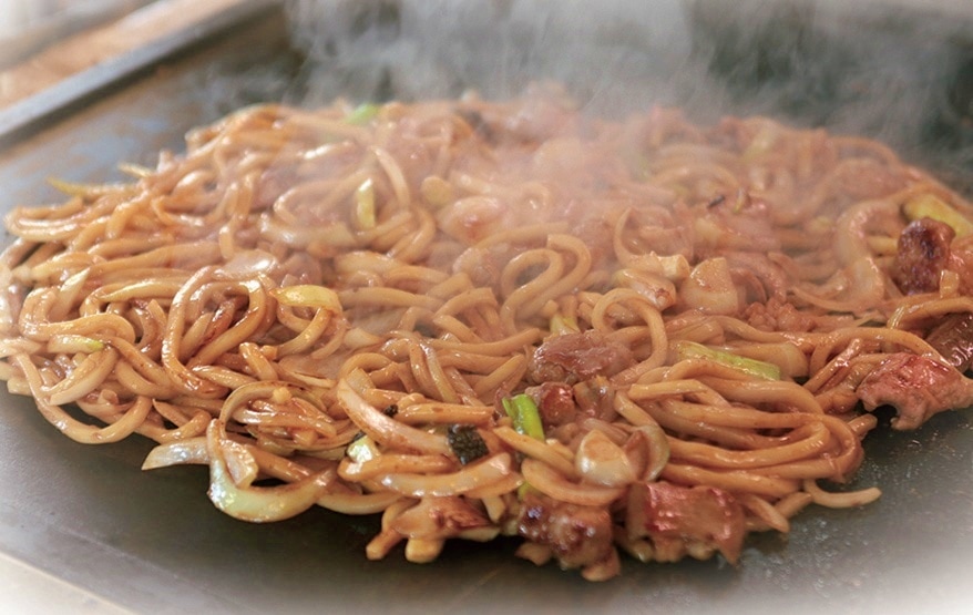 岡山県津山市のグルメ「津山ホルモンうどん」