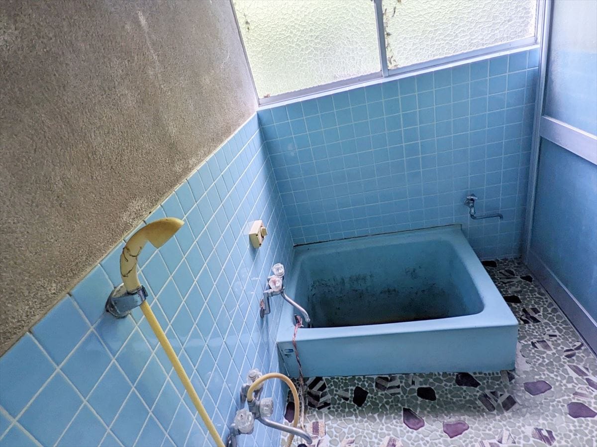 兵庫県養父市の物件の浴室（引渡しまでに売主改修）