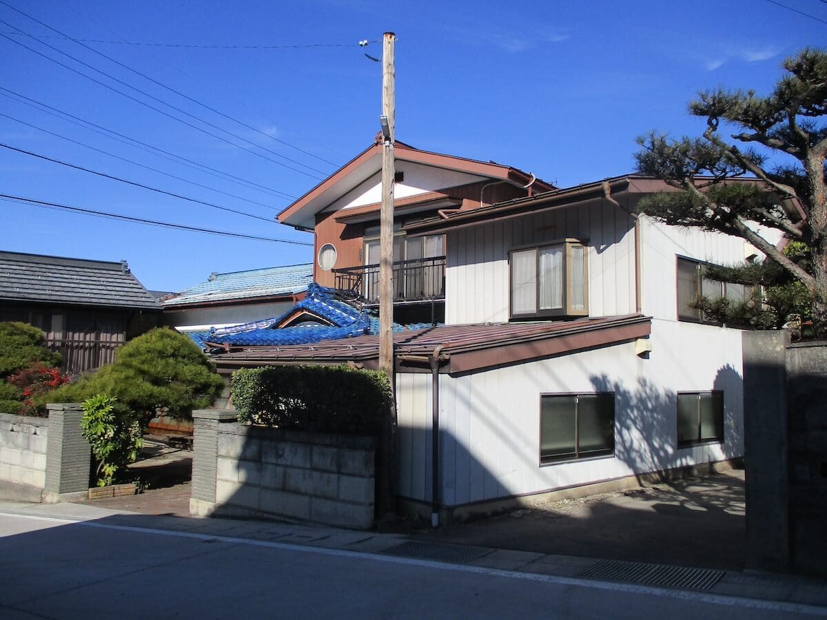 長野県高山村の物件の外観（南東から）