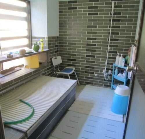 山形県鮭川村の物件の浴室
