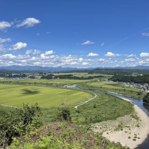 山形県鮭川村の清流鮭川