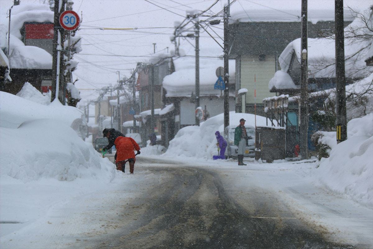 秋田県羽後町三輪地区の冬期間の雪の様子