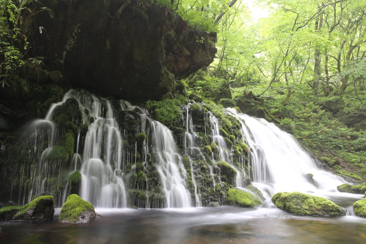 秋田県にかほ市の元滝伏流水