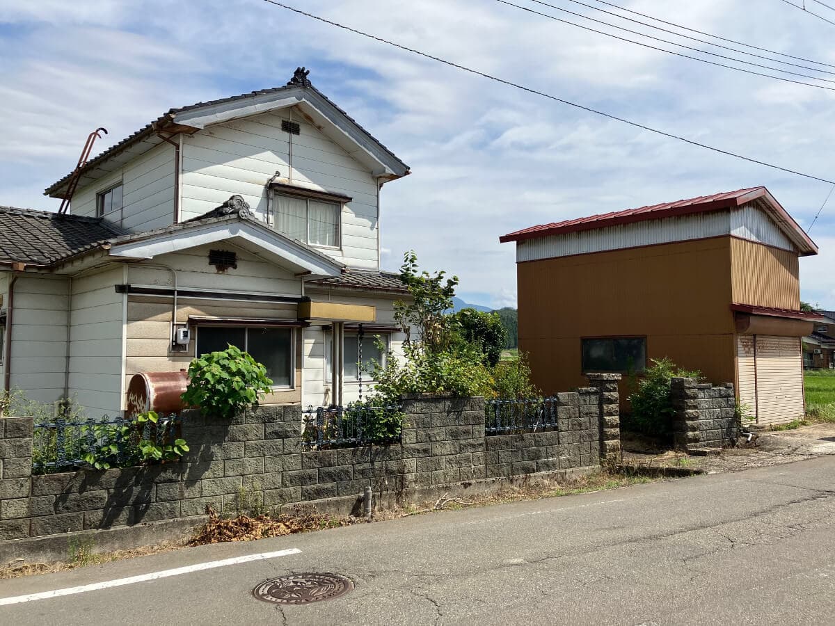 新潟県三条市の移住促進住宅「南中」。懐かしい雰囲気の和室を活かしながら、現代の暮らしに合わせて三条市が空き家をリノベーション。