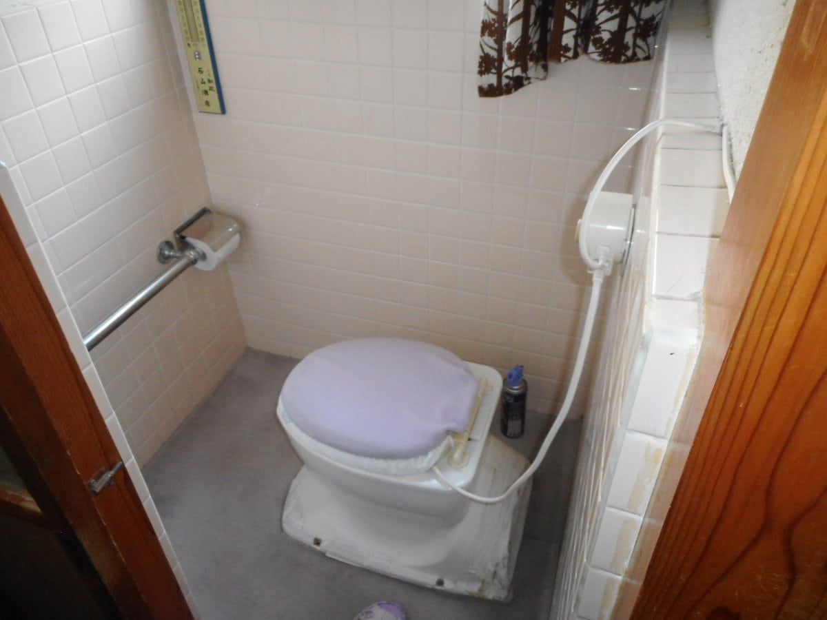 秋田県にかほ市の物件のトイレ