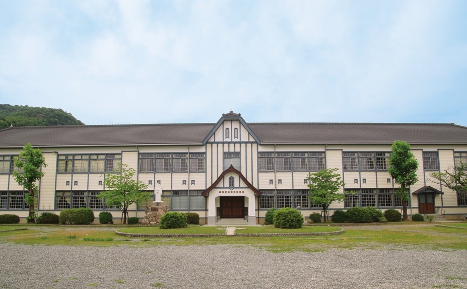 兵庫県西脇市の木造校舎「西脇小学校」は国の重要文化財
