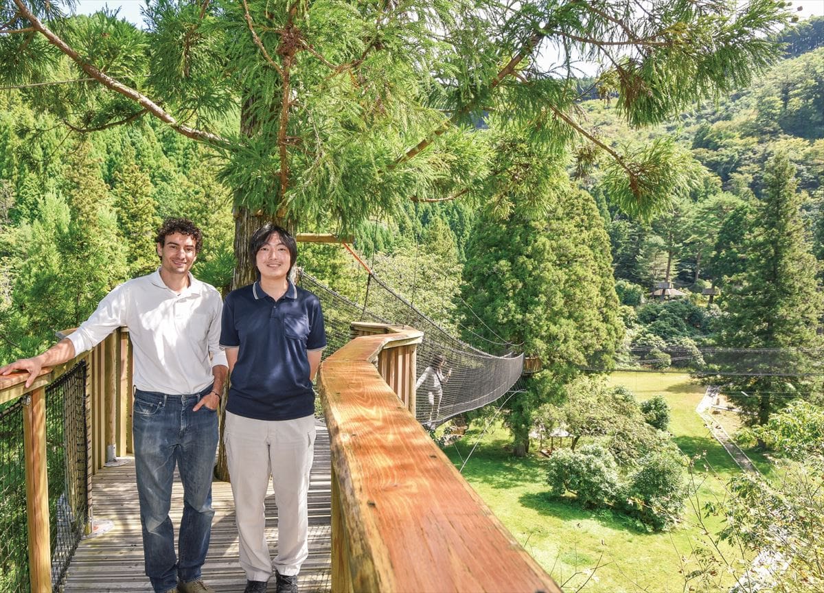 奈良県十津川村の森林体験型アウトドア施設「空中の村」にて