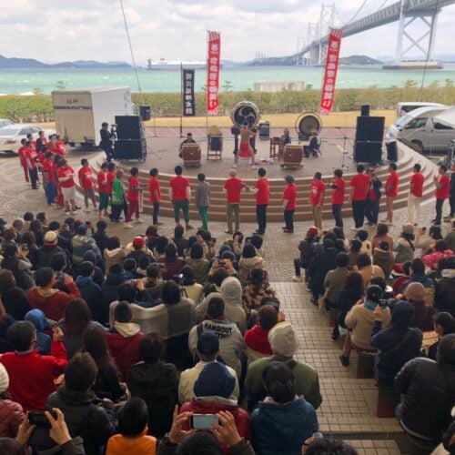 香川県住みます芸人・梶剛が主催する「かじ祭り2019」の観客席からの様子